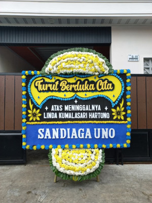Papan Bunga Duka di Cisaranten Kulon
